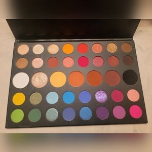 Morphe James Charles Pallete